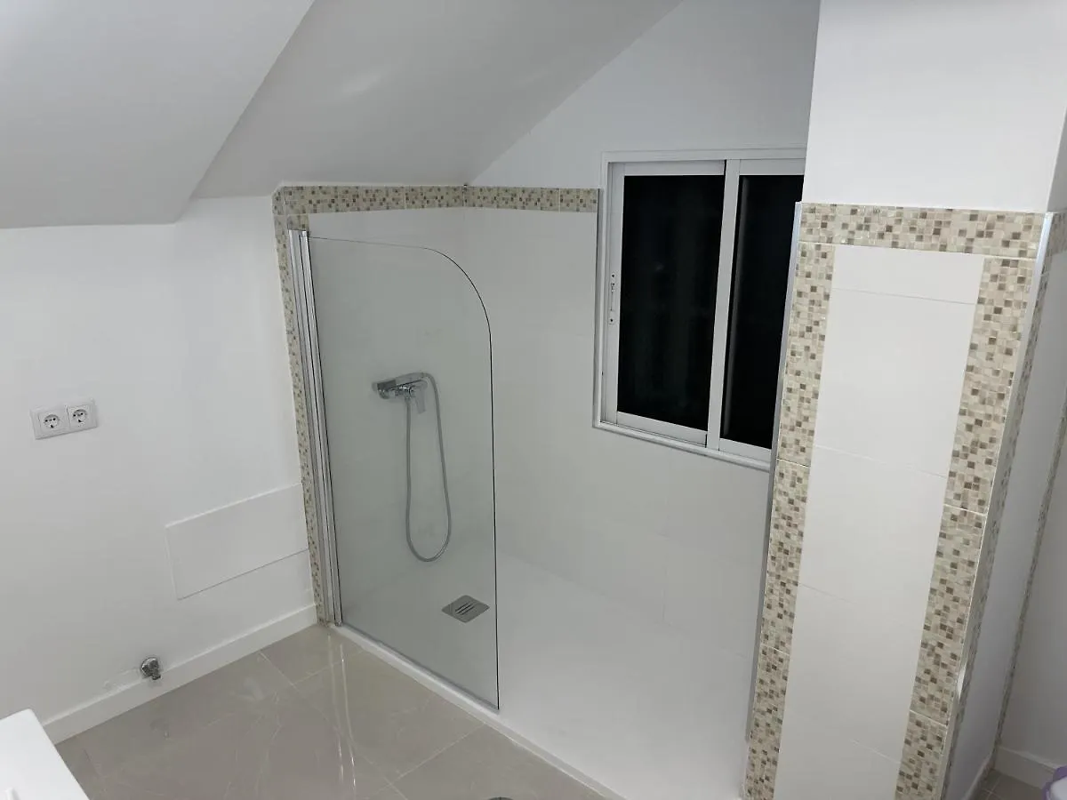 Elegant Spacious Studio Retreat Close To Funchal Daire