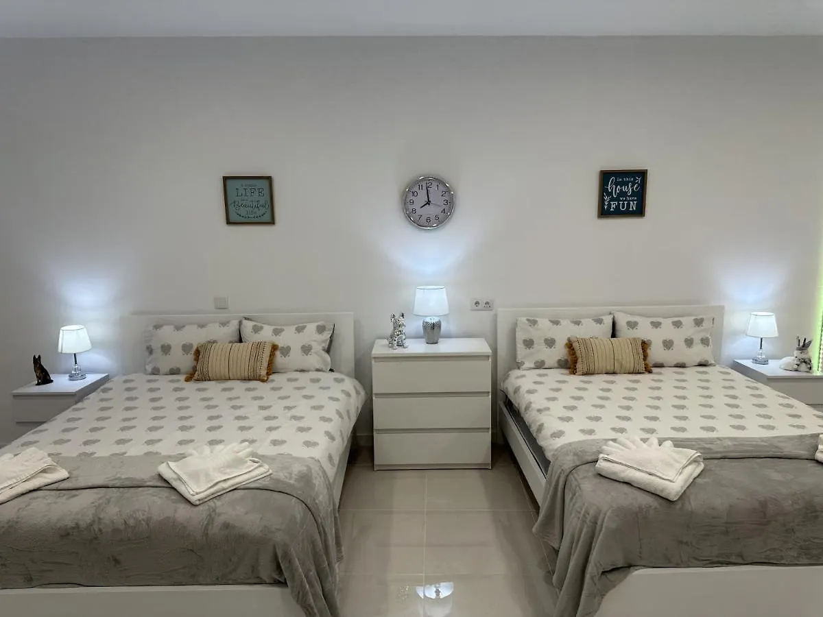 Elegant Spacious Studio Retreat Close To Funchal